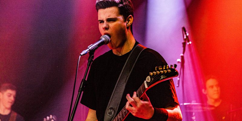 Metal/rock gitarist zoekt band!
