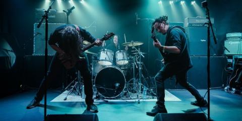 Between the Rats and Snakes is looking for a keyboardist