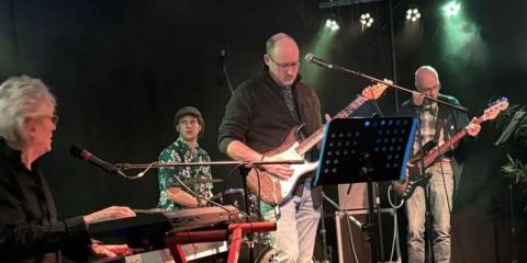 Drummer of veelzijdige percussionist(te) gezocht voor singer songwriter band