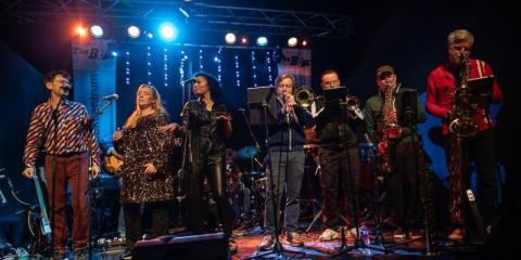 Tenorist gezocht voor 12 mans funkband