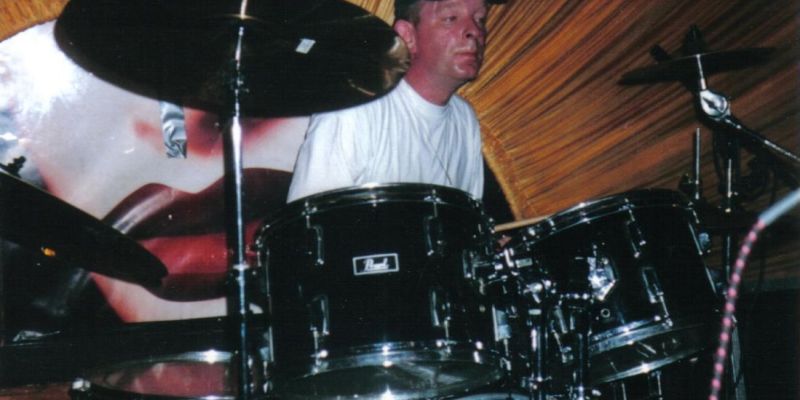 Drummer zoekt!