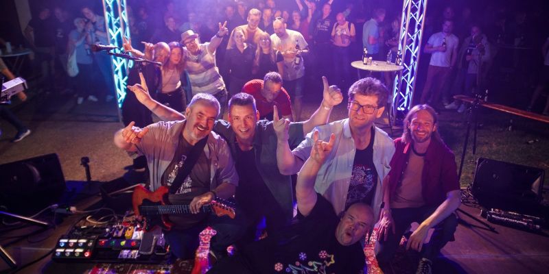 Rockin'Train zoekt Zanger Zangeres!