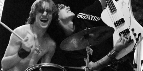 �️Glam metal/hairmetal gitarist gezocht‼️