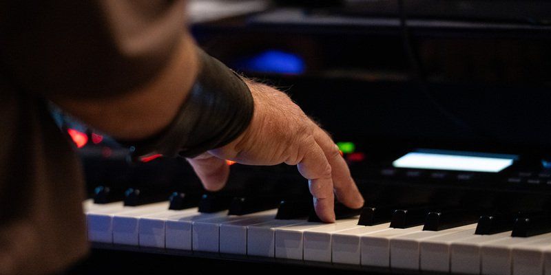 Saxofonist(e) GEZOCHT Ede gld