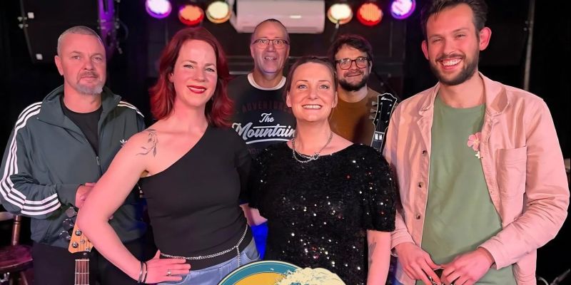 Coverband The Coast (Hoek van Holland) zoekt gitarist