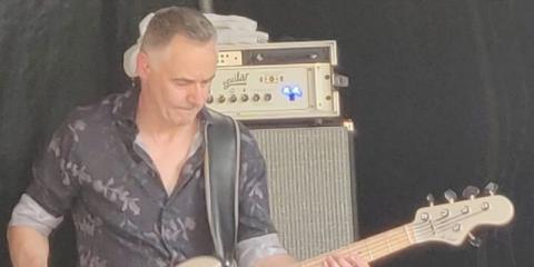 Ervaren Bassist, 56 jaar
