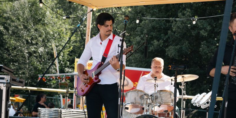 Ervaren gitarist/vocals zoekt band