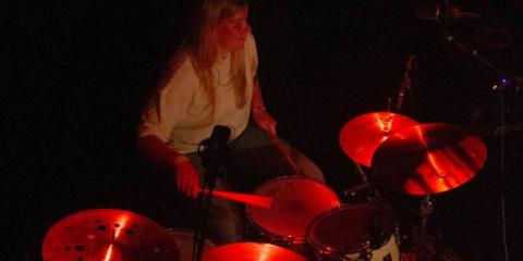 R&b/pop/soul drummer zoekt band/artiest!