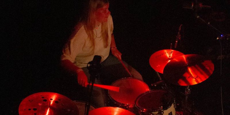 R&b/pop/soul drummer zoekt band/artiest!