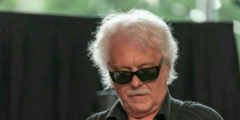 Coverband NoSense zoekt all-round gitarist