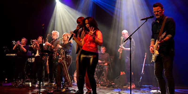 Dance classicsband Silly Putty zoekt een zangeres!