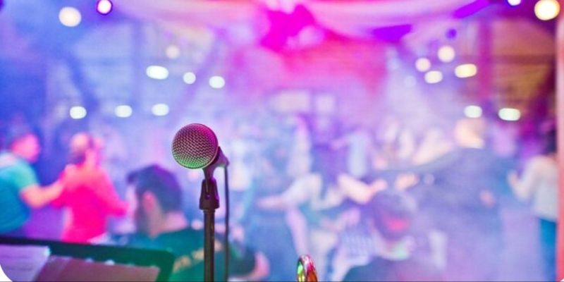 Zangeres zoekt keyboardspeler en drummer