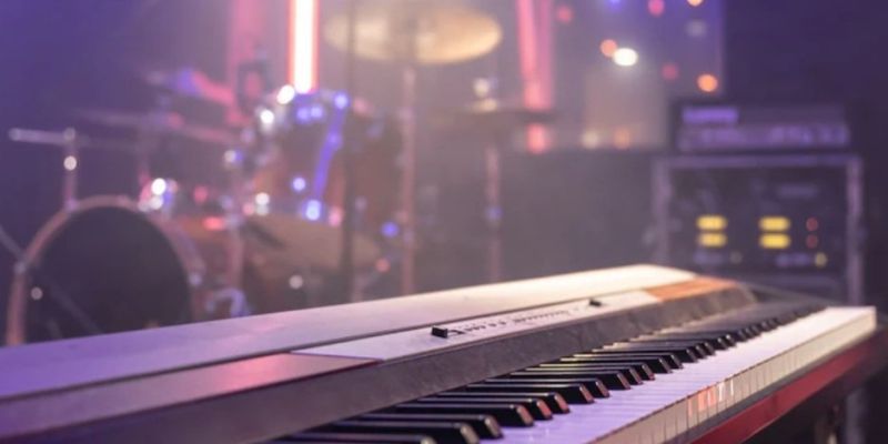 Keyboard toetsenist & drummer gezocht voor oprichten feestband