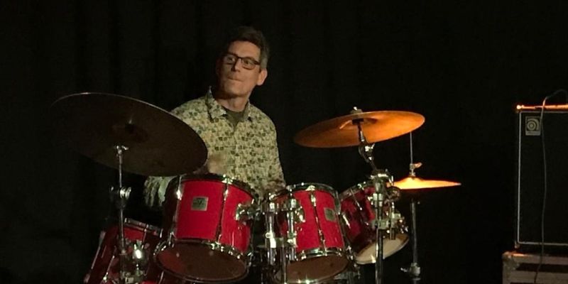 All round drummer zoekt leuk bestaande of stardup gelegenheid