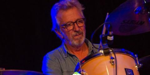 Drummer 60+ zoekt muzikanten m/v of band