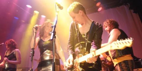 Gitarist (die ook kan zingen, bassen, toetsen en drummen) zoekt band in Groningen