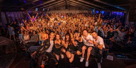 Gezocht: ervaren zangeres voor professionele coverband