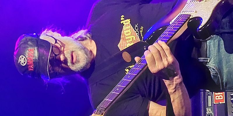 Gitarist, 68 jaar, CLASSIC ROCK/BLUESROCK zoekt band of medemuzikanten.