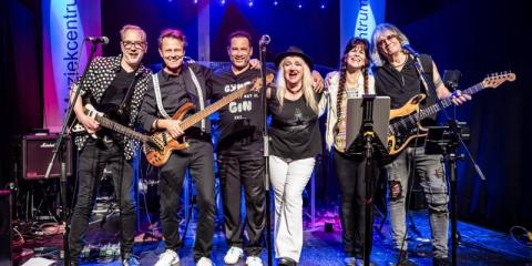 Coverband zoekt zanger of zangeres