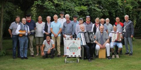 Shantykoor De Bossche Maten willen een accordeonist