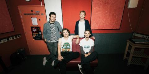 Bredase emo garagerockband Blue Vultures zoekt bassist (m/v/x)