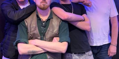 Bassist(e) gezocht voor onze te gekke melodic rock band Velvet Asity