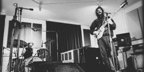 Drummer (live & studio) zoekt band [rock, punk, stoner, alternative] 🥁