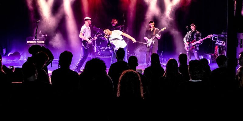 Zaanse band TrashWood zoekt ervaren drummer, (veel optredens)