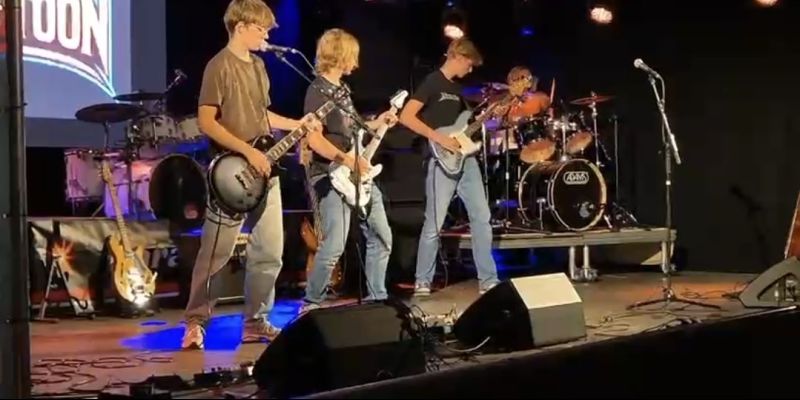 Hardrock/metal bassist gezocht