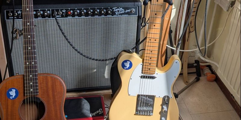 Slaggitarist (met zang): fitte 70+ zoekt een rockband met ervaren amateurs
