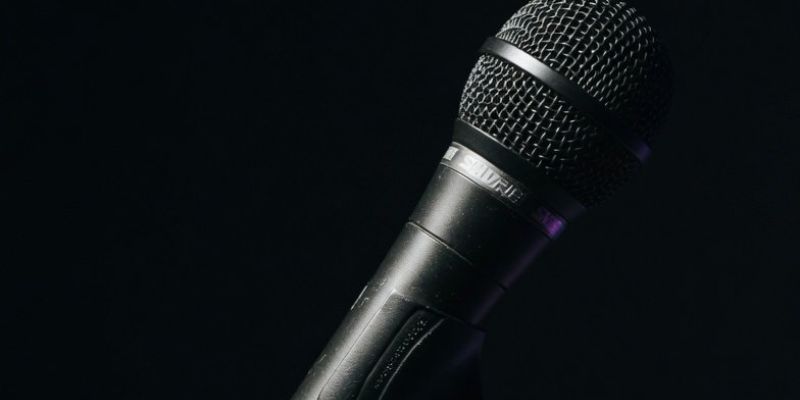 Enthousiaste backing vocals m/v