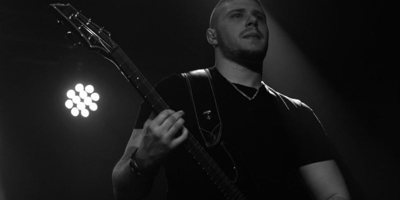 Hardrock/Metal Gitarist zoekt een band (Regio Rotterdam)