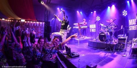 Coverband zoekt ervaren drummer