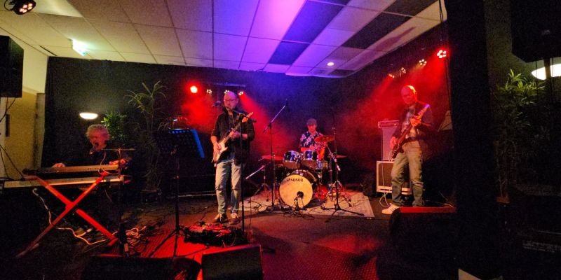 Drummer/ster of percussionist(e) gezocht voor singer-songwriter band