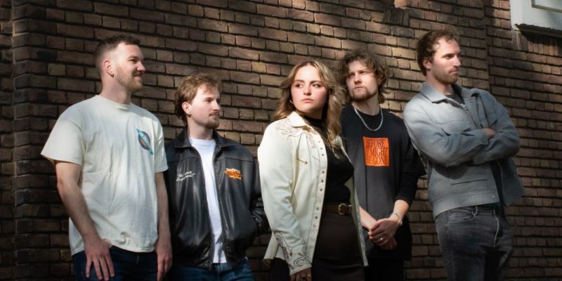 П˜Ž Band zoekt de allercoolste lead gitarist (ja, misschien ben jij dat)