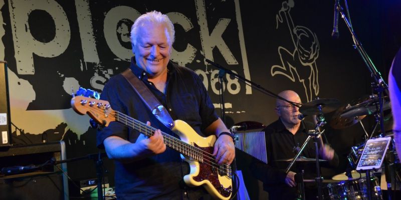 Bassist zoekt band of nieuw project