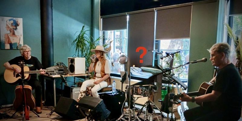 SUNBURST country/americana zoekt bassist en percussionist/drummer