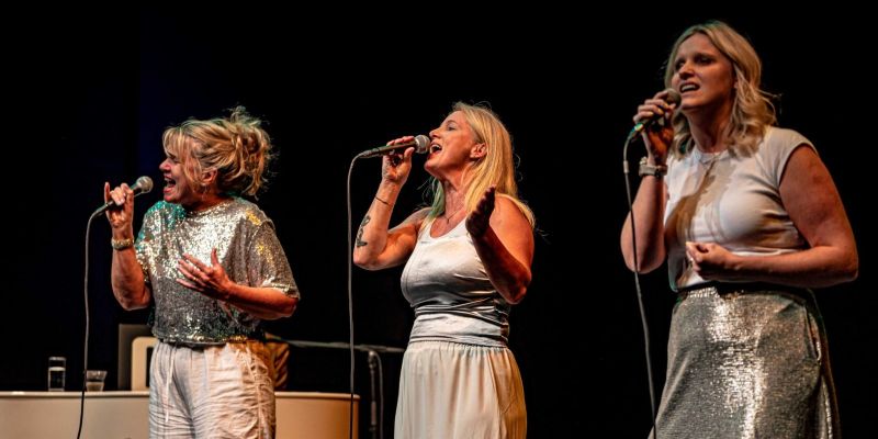 Change Close harmony zoekt toetsenist