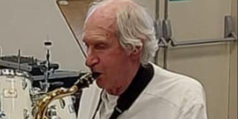 TENOR/ALT-SAXOFONIST zoekt bigband of combo