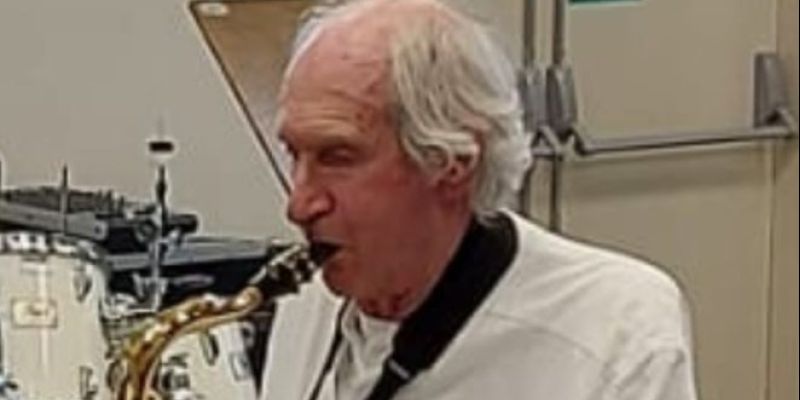TENOR/ALT-SAXOFONIST zoekt bigband of combo