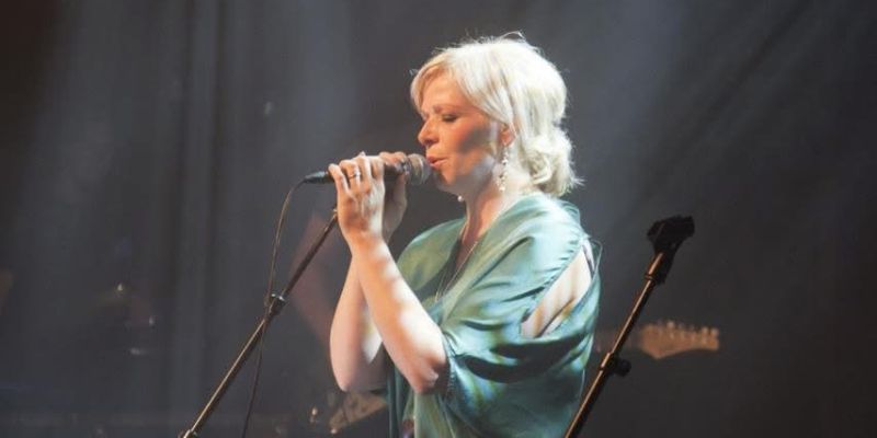 Zangeres met ervaring zoekt muzikale match.